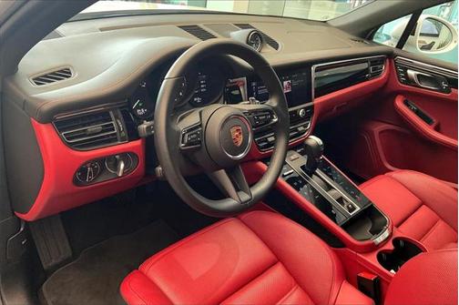 2025 Porsche Macan Base
