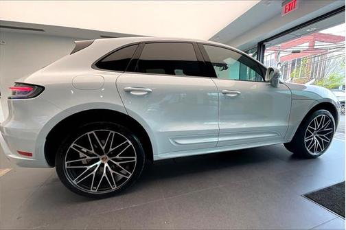 2025 Porsche Macan Base