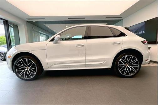 2025 Porsche Macan Base