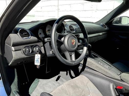 2024 Porsche 718 Cayman GT4 RS