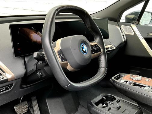 2023 BMW iX M60