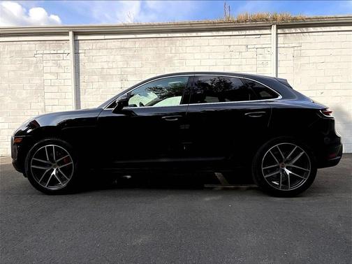 2023 Porsche Macan S