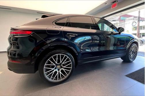 2022 Porsche Cayenne Platinum Edition