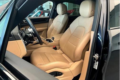 2022 Porsche Cayenne Platinum Edition