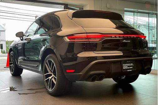 2025 Porsche Macan Base