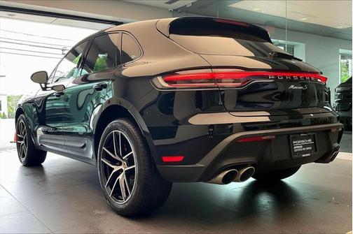 2022 Porsche Macan Base