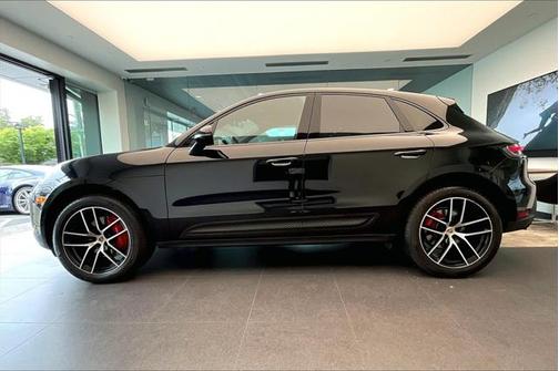 2022 Porsche Macan Base