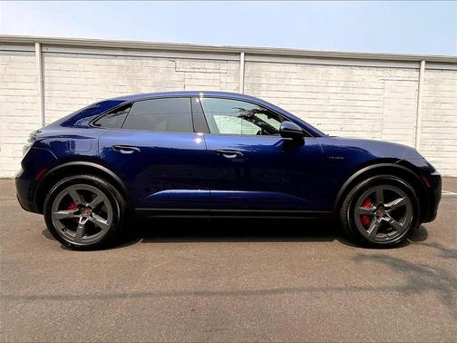 2025 Porsche Macan 4S