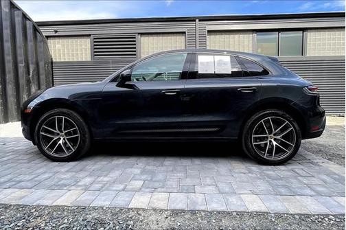 2025 Porsche Macan Base