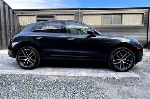 2025 Porsche Macan Base
