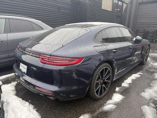 2018 Porsche Panamera 4S
