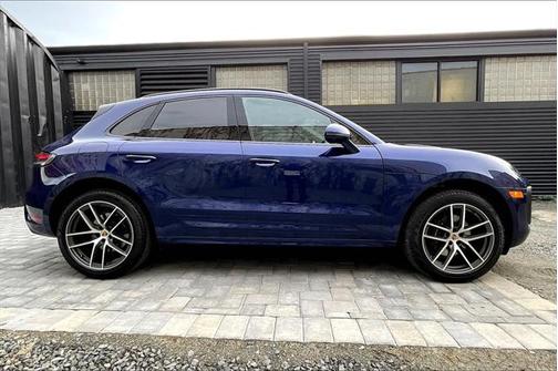 2024 Porsche Macan Base