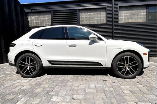 2025 Porsche Macan Base