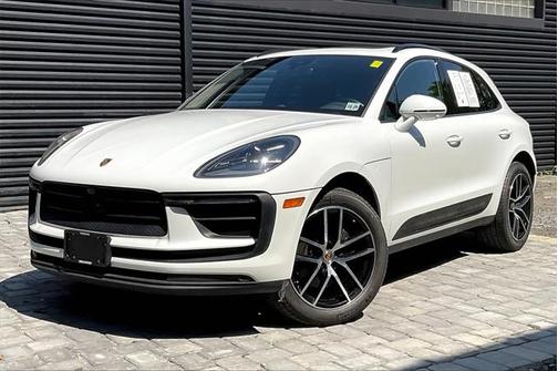 2025 Porsche Macan Base
