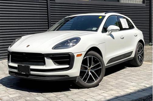 2025 Porsche Macan Base