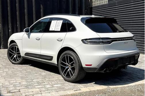 2025 Porsche Macan Base