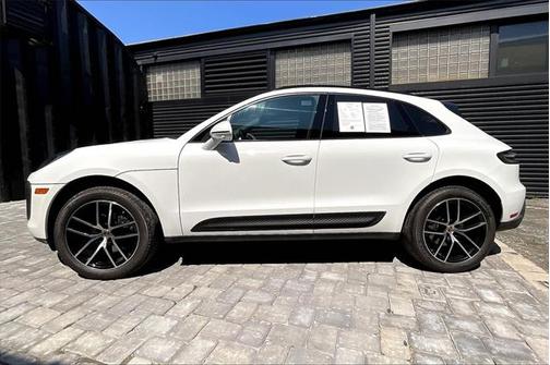2025 Porsche Macan Base