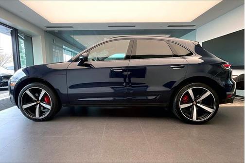 2023 Porsche Macan Base