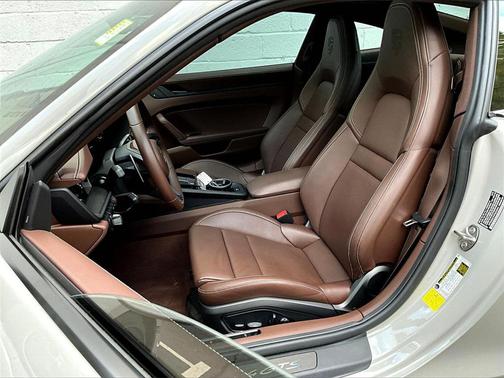 2023 Porsche 911 Carrera 4 GTS