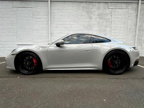 2023 Porsche 911 Carrera 4 GTS