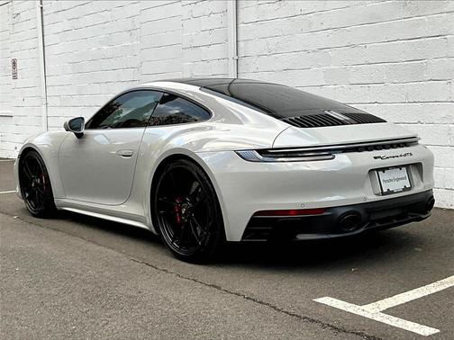 2023 Porsche 911 Carrera 4 GTS