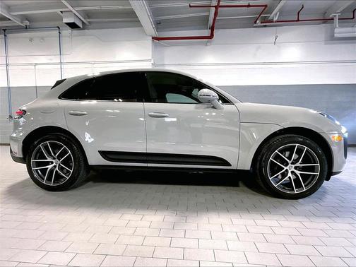 2023 Porsche Macan 