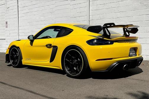 2025 Porsche 718 Cayman GT4 RS