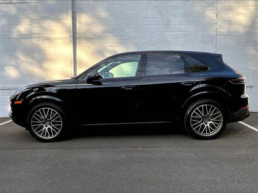 2023 Porsche Cayenne Platinum Edition