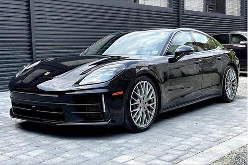 2024 Porsche Panamera 4