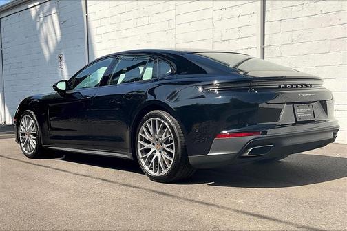 2024 Porsche Panamera 4