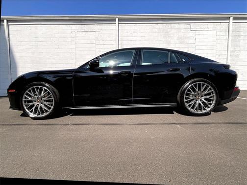 2024 Porsche Panamera 4
