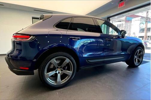 2022 Porsche Macan Base