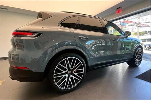 2025 Porsche Cayenne S