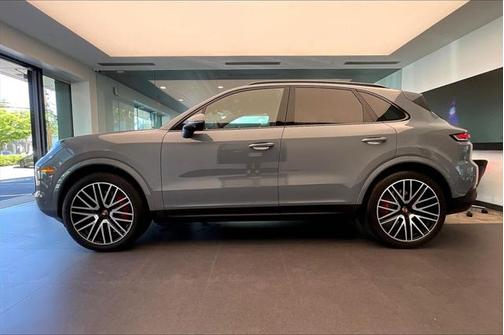 2025 Porsche Cayenne S