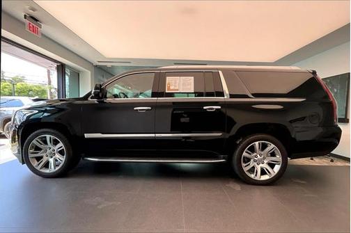 2018 Cadillac Escalade ESV Luxury