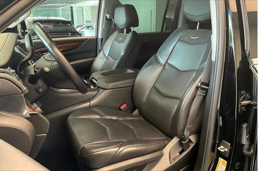 2018 Cadillac Escalade ESV Luxury