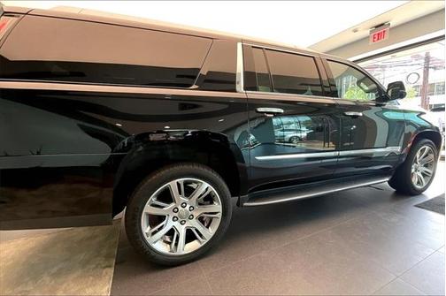 2018 Cadillac Escalade ESV Luxury