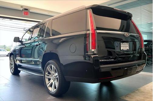 2018 Cadillac Escalade ESV Luxury