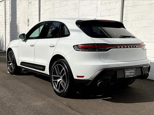 2025 Porsche Macan