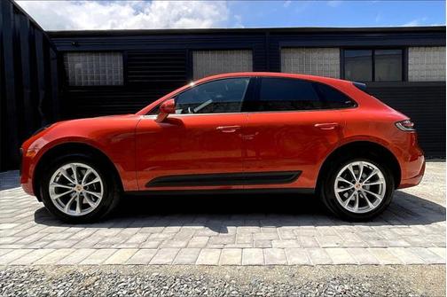 2024 Porsche Macan Base