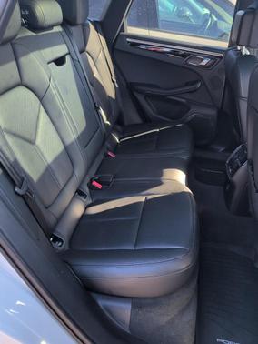 2023 Porsche Macan 