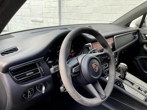 2024 Porsche Macan GTS
