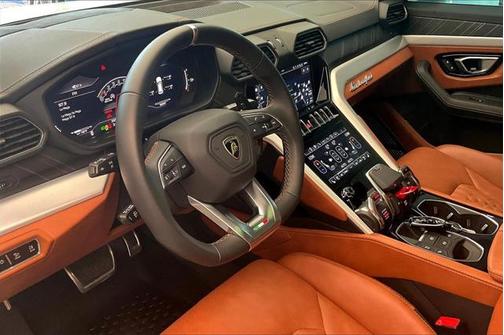 2024 Lamborghini Urus S