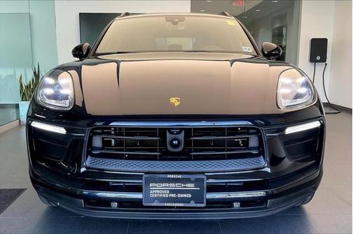 2025 Porsche Macan Base