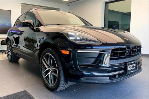 2025 Porsche Macan Base