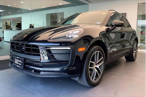 2025 Porsche Macan Base