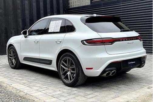 2022 Porsche Macan Base