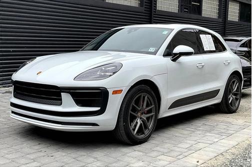 2022 Porsche Macan Base