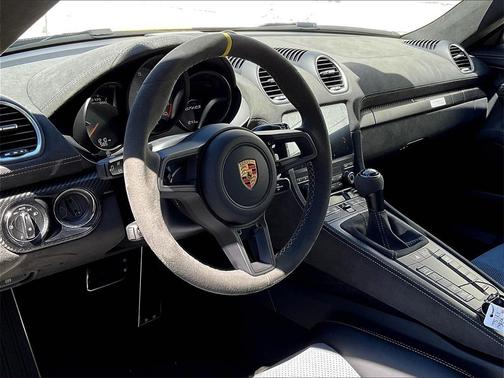 2025 Porsche 718 Cayman GT4 RS