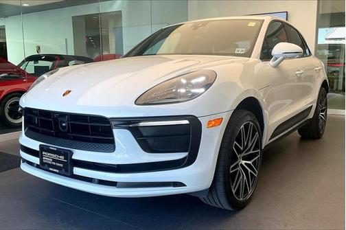 2025 Porsche Macan Base